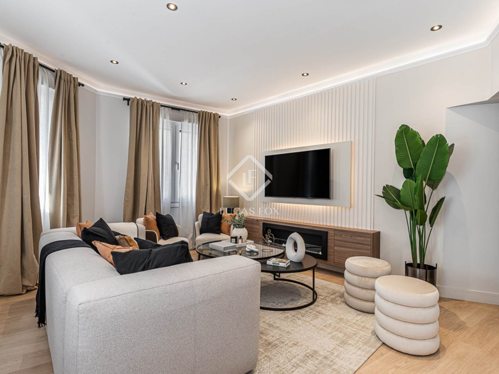Living room of Flat for sale in  Madrid Capital  with Terrace, Storage room and Swimming Pool