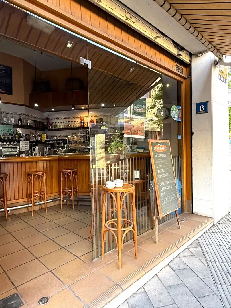 Local comercial en traspàs a Lluis Pascual Roca 2, imagen 3