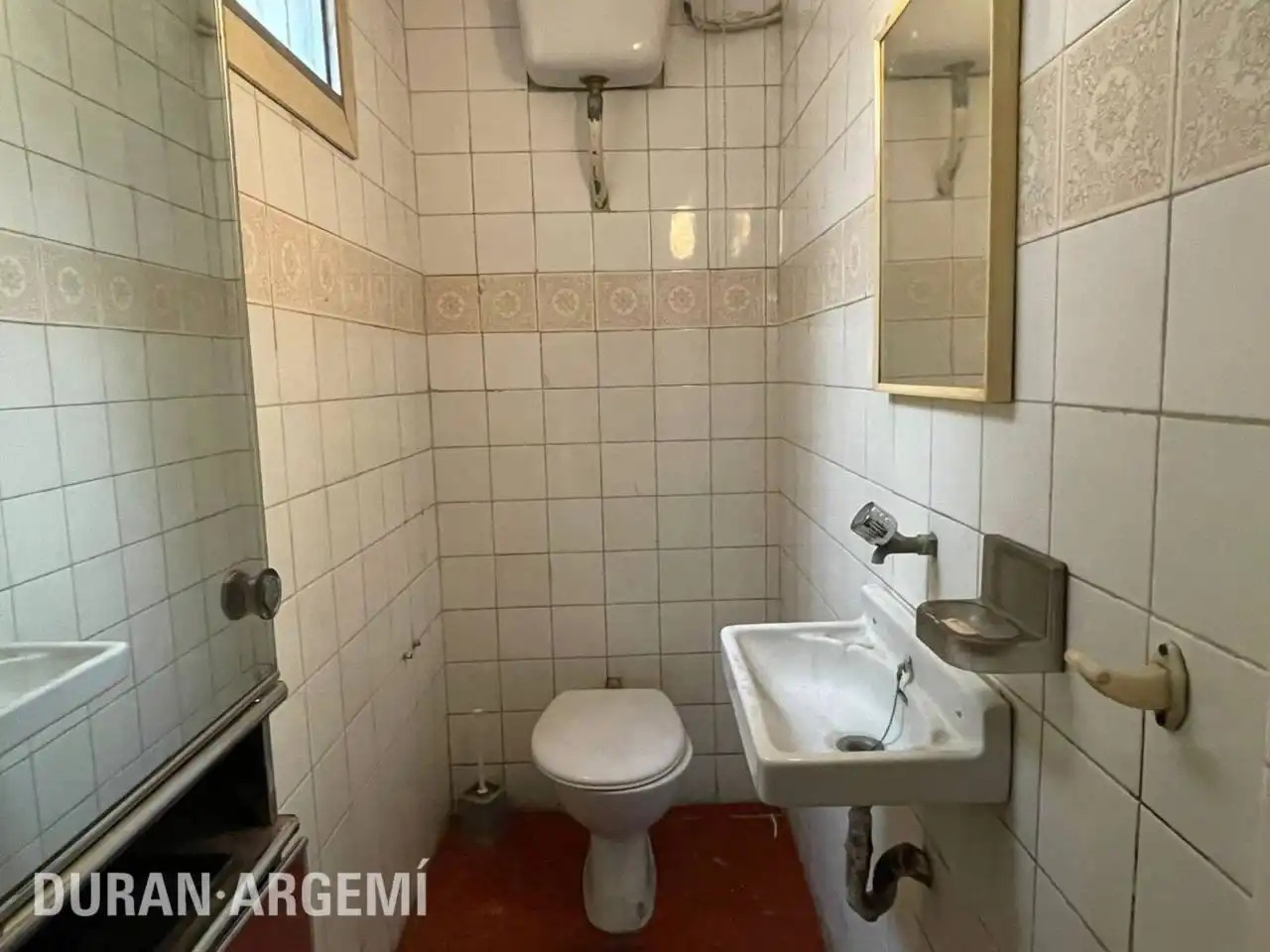 Bathroom of Commercial properties for rent in Terrassa