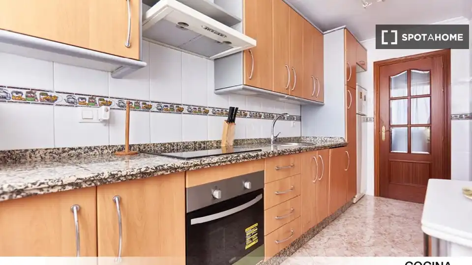 Cocina de Piso para compartir en Sevilla con Aire acondicionado, Terraza y Amueblado