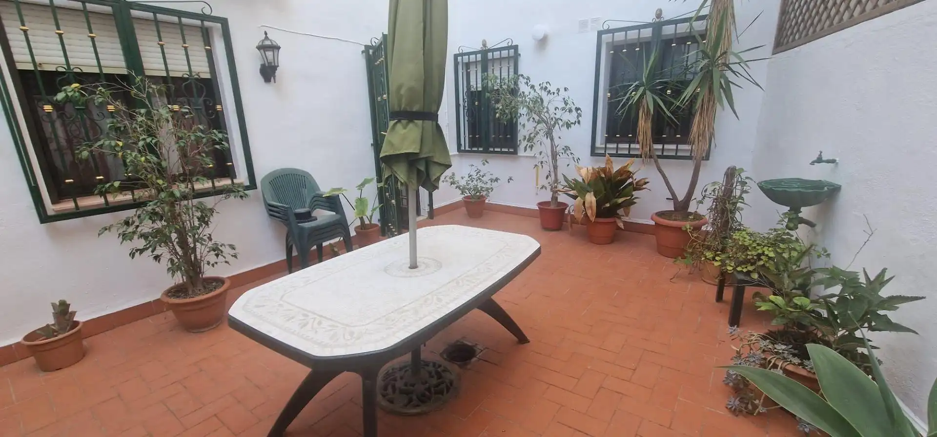Terrasse von Erdgeschoss zum Verkauf in Xirivella mit Klimaanlage, Terrasse und Abstellraum