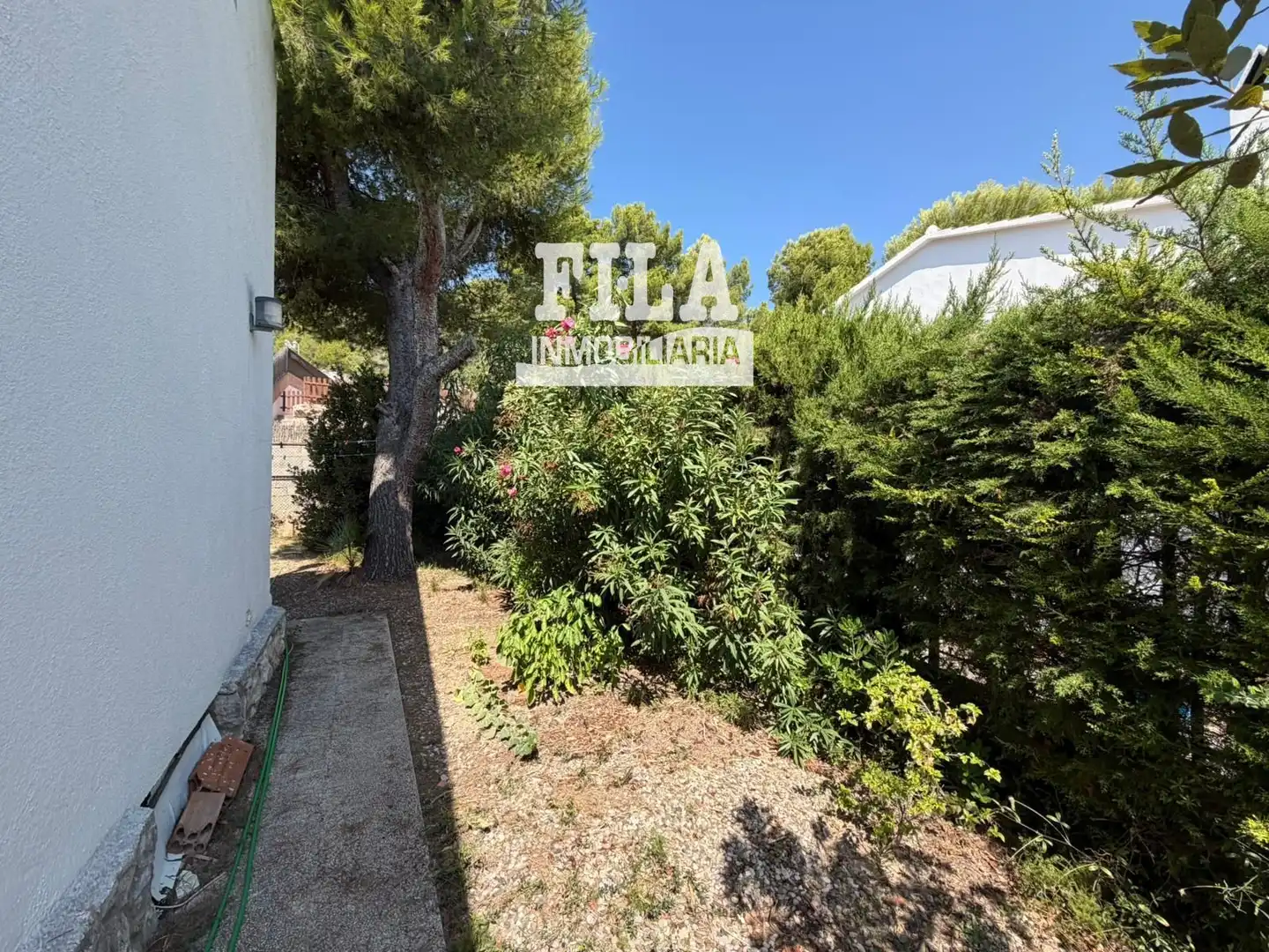Exterior view of Houses for sale in Els Masos - Els Garrofers