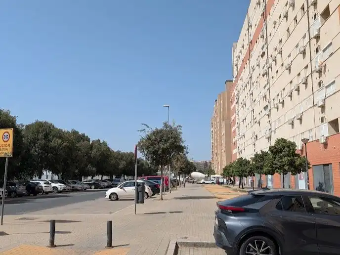 Vista exterior de Piso en venta en Sevilla con Aire acondicionado, Amueblado y Balcón