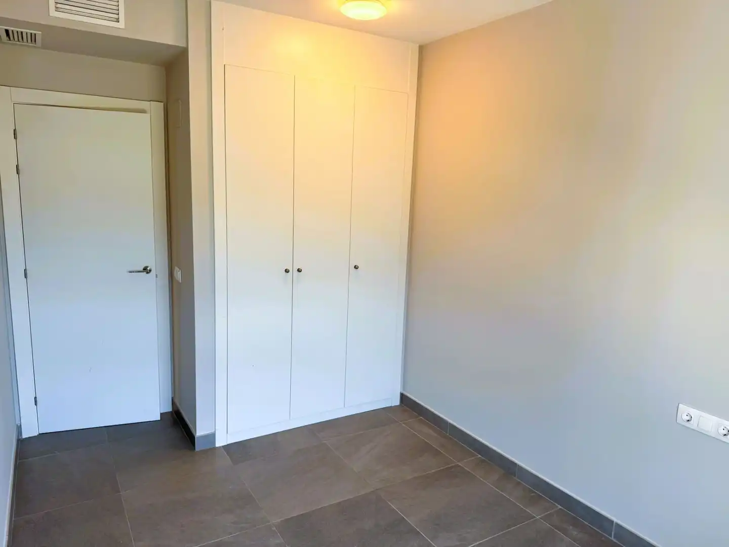Schlafzimmer von Wohnung zum Verkauf in Almuñécar mit Klimaanlage, Heizung und Terrasse