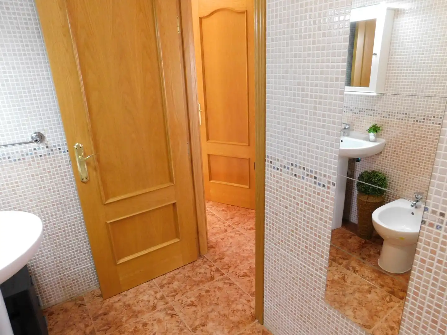 Bathroom of Flat for rent in Illescas  with Air Conditioner, Heating and Furnished