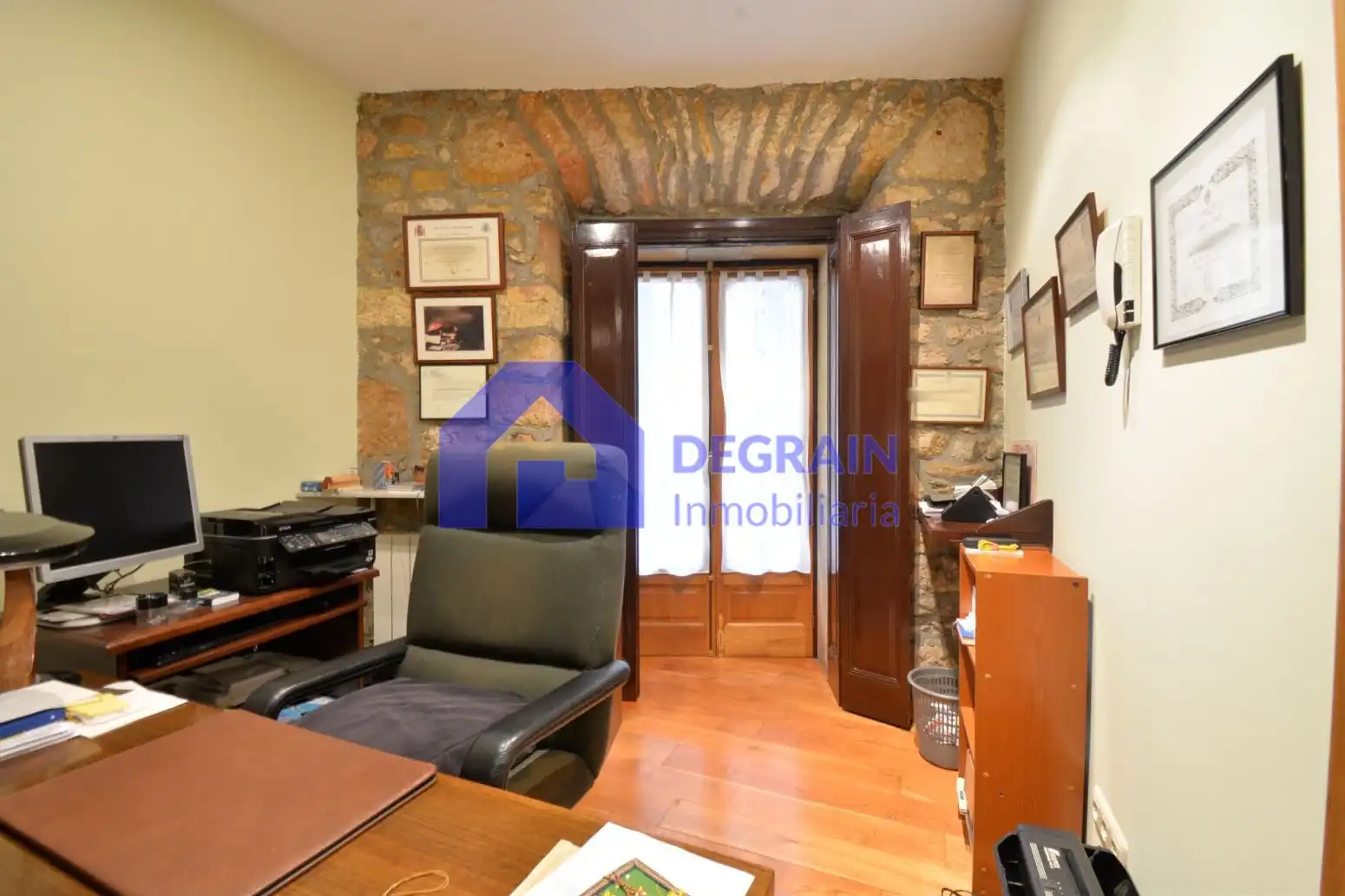 Piso en venta en Oviedo  con Parquet, Terraza y Trastero