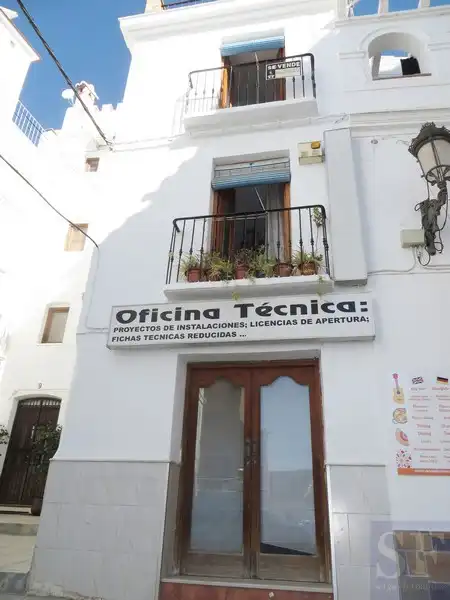 Adossat en venda a Cómpeta