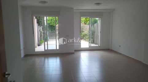 Foto 2 de Casa adosada de alquiler en San Antonio de Benagéber, Valencia