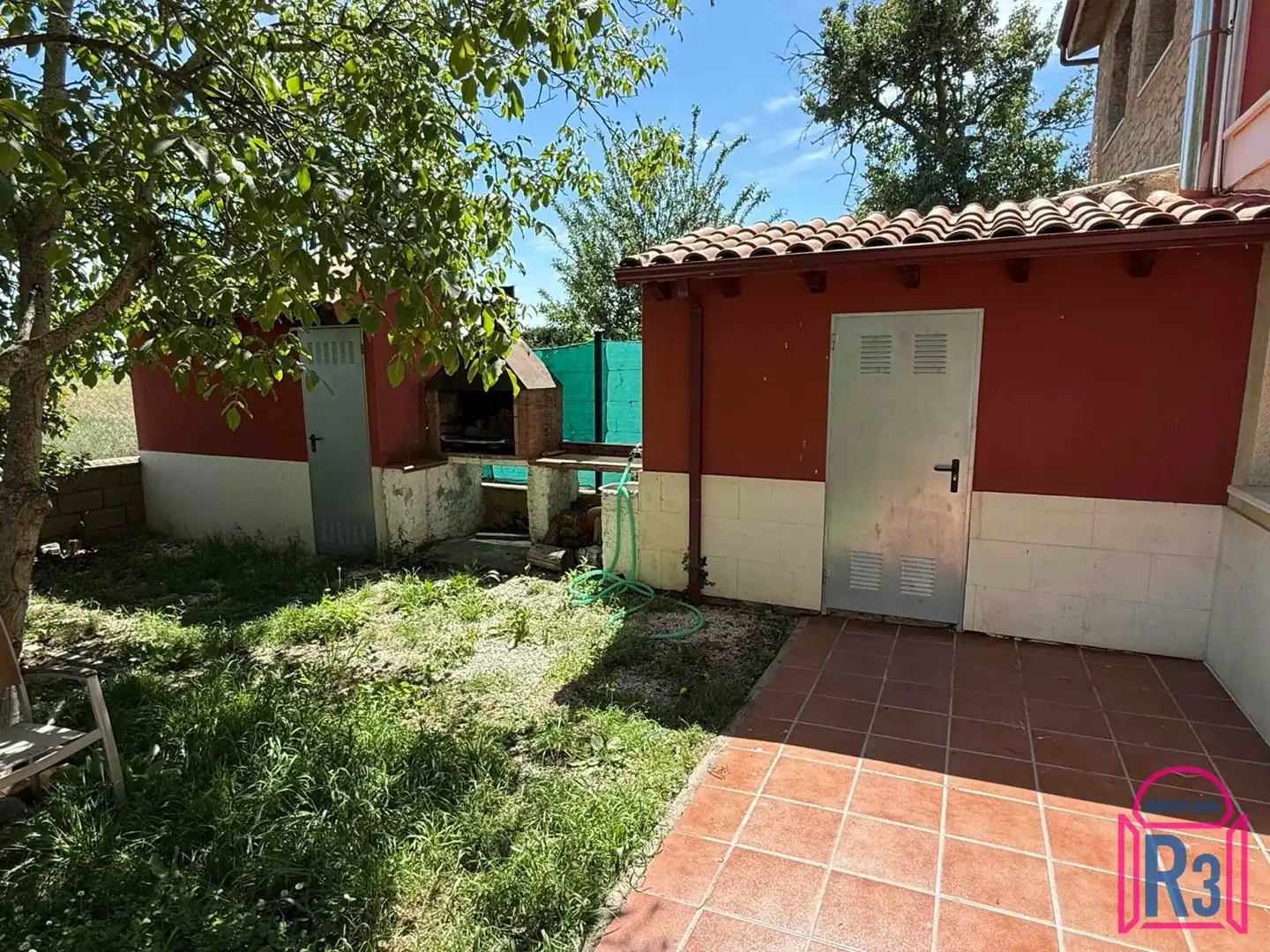 Exterior view of Houses for rent in Onzonilla  with Heating and Furnished