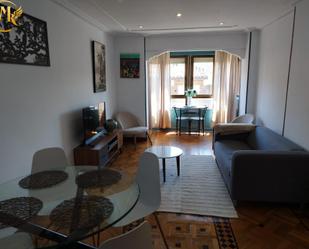 Flat to rent in Avenida DEPORTE, Alisal - San Román