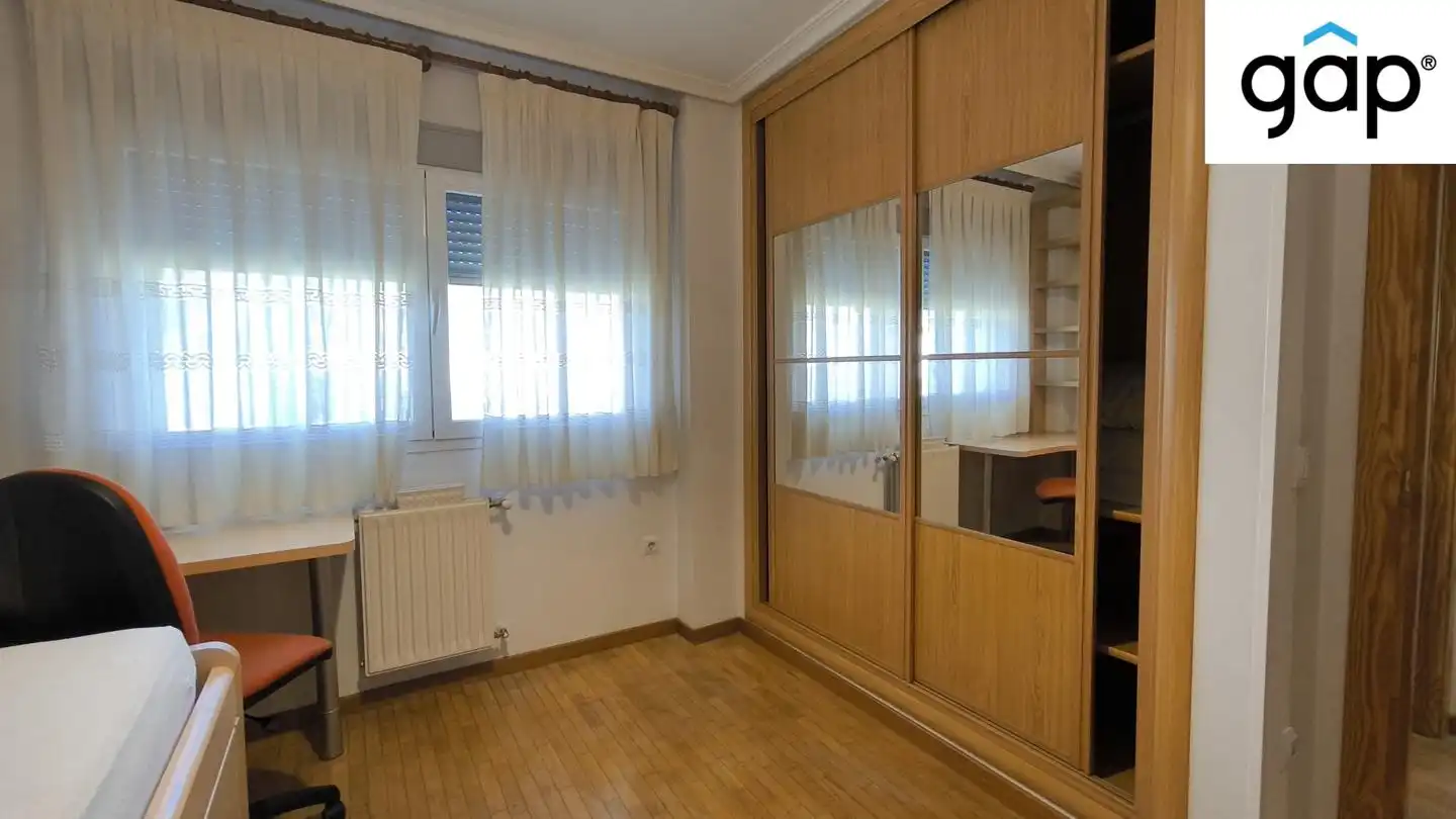 Habitación de Piso de alquiler en Cuenca con Calefacción, Terraza y Amueblado
