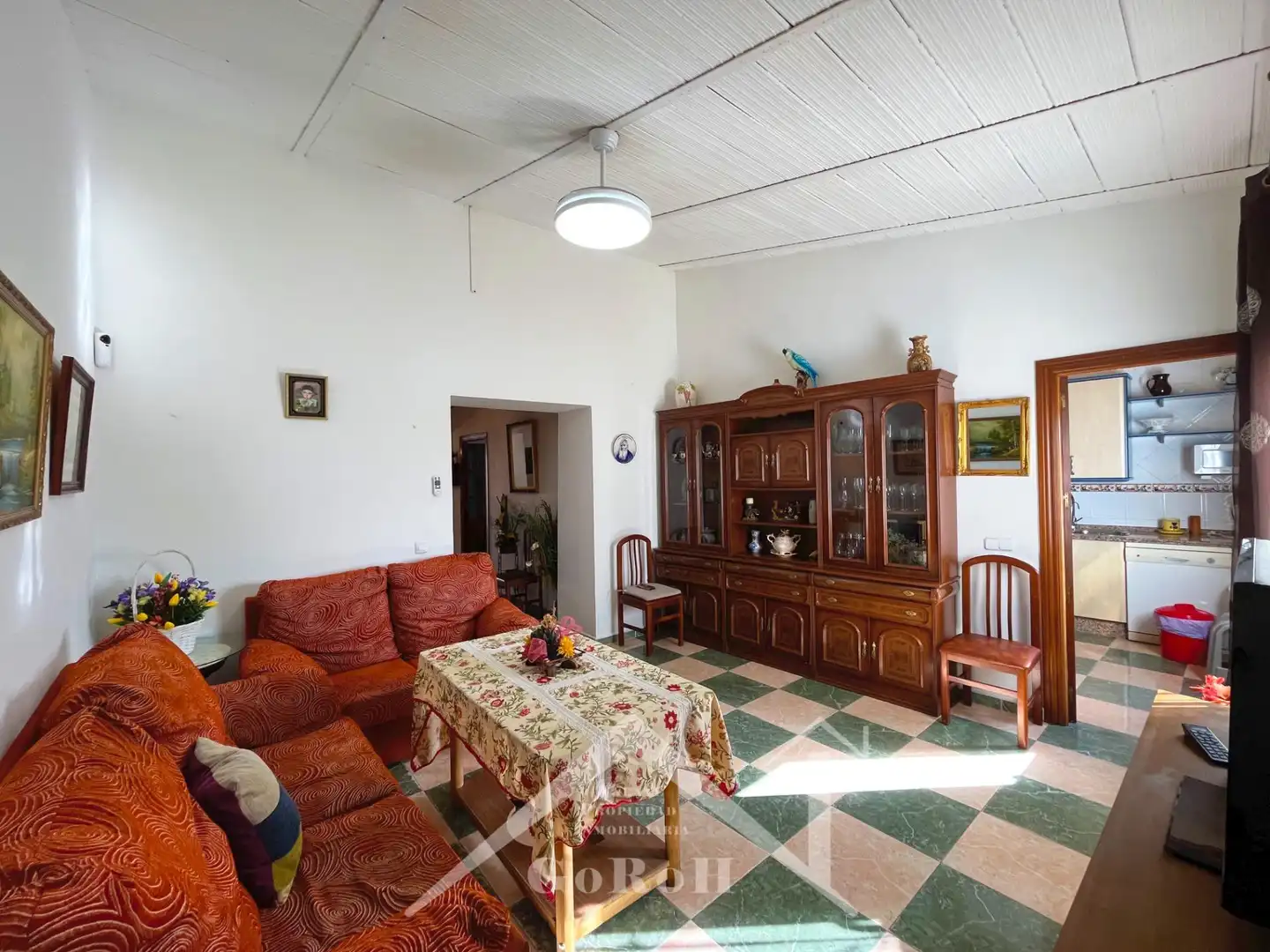 Sala d'estar de Casa adosada en venda en Almadén de la Plata amb Traster, Moblat i Alarma
