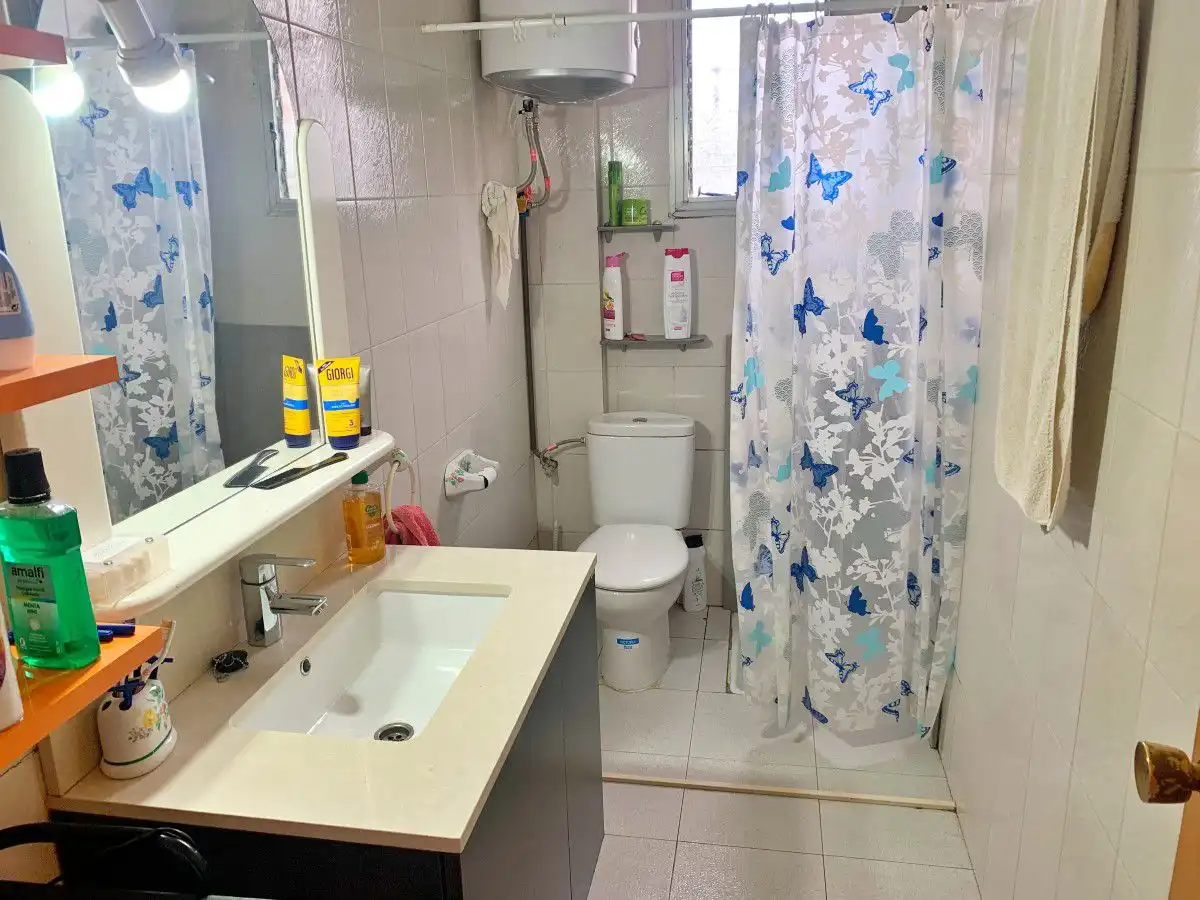 Badezimmer von Fabrikhallen zum Verkauf in Roquetes