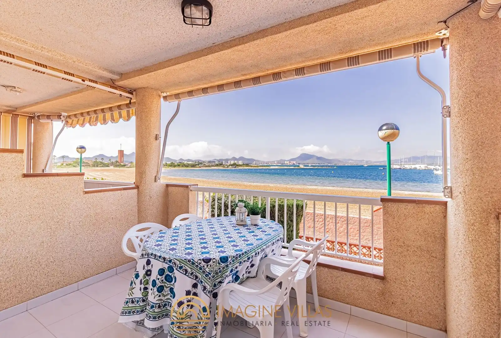 Terrassa de Apartament en venda en La Manga del Mar Menor amb Terrassa, Moblat i Piscina comunitària