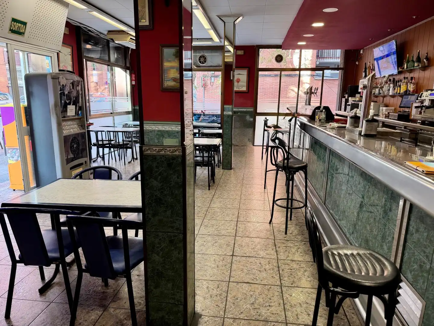 Local comercial en traspaso en Cerdanyola