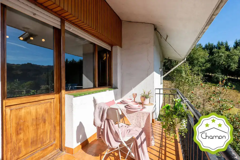 Detached house with garden for sale in Ugao- Miraballes