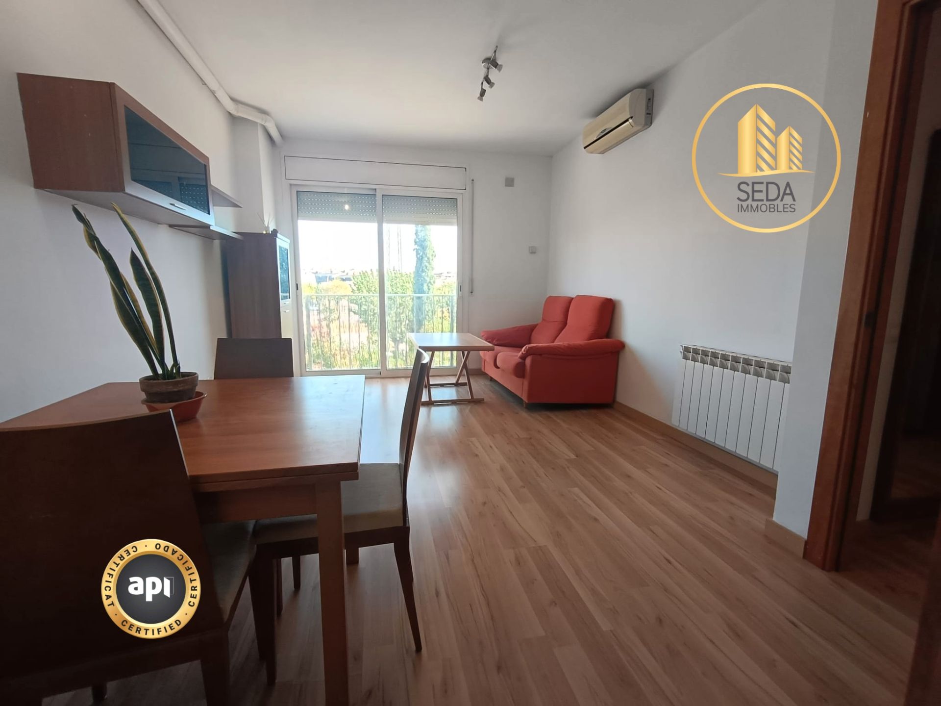 Vista exterior de Pis en venda en Terrassa amb Aire condicionat, Calefacció i Parquet