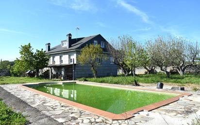 Schwimmbecken von Haus oder Chalet zum verkauf in A Pobra do Brollón  mit Heizung, Privatgarten und Terrasse