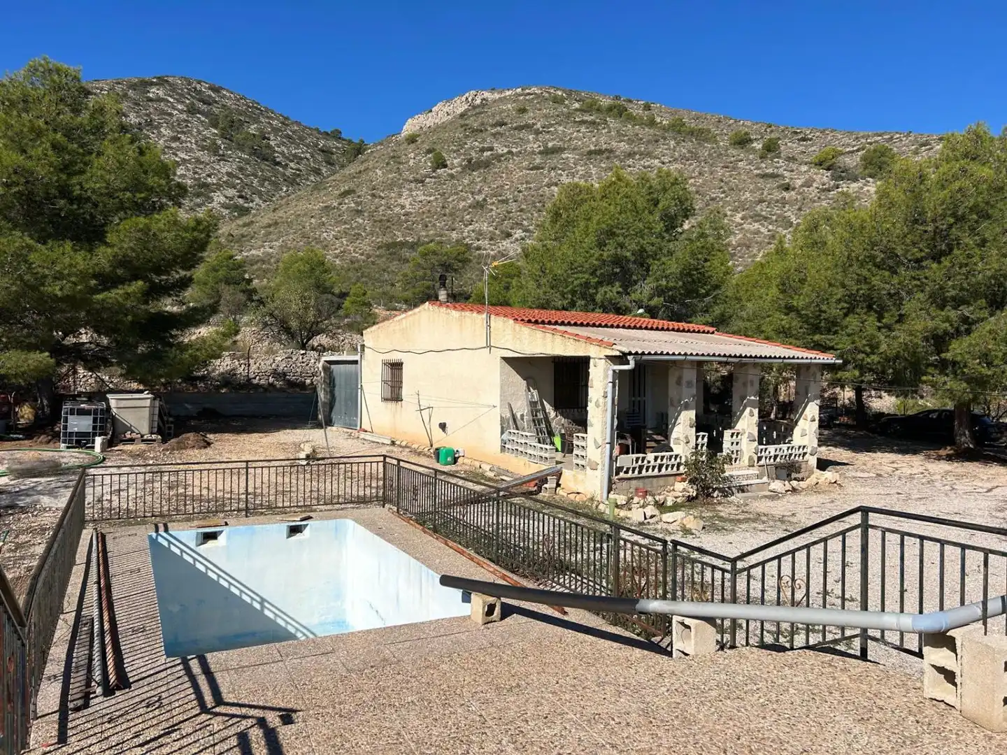 Casa rústica con piscina en venta en Hondón de las Nieves / El Fondó de les Neus, imagen 3