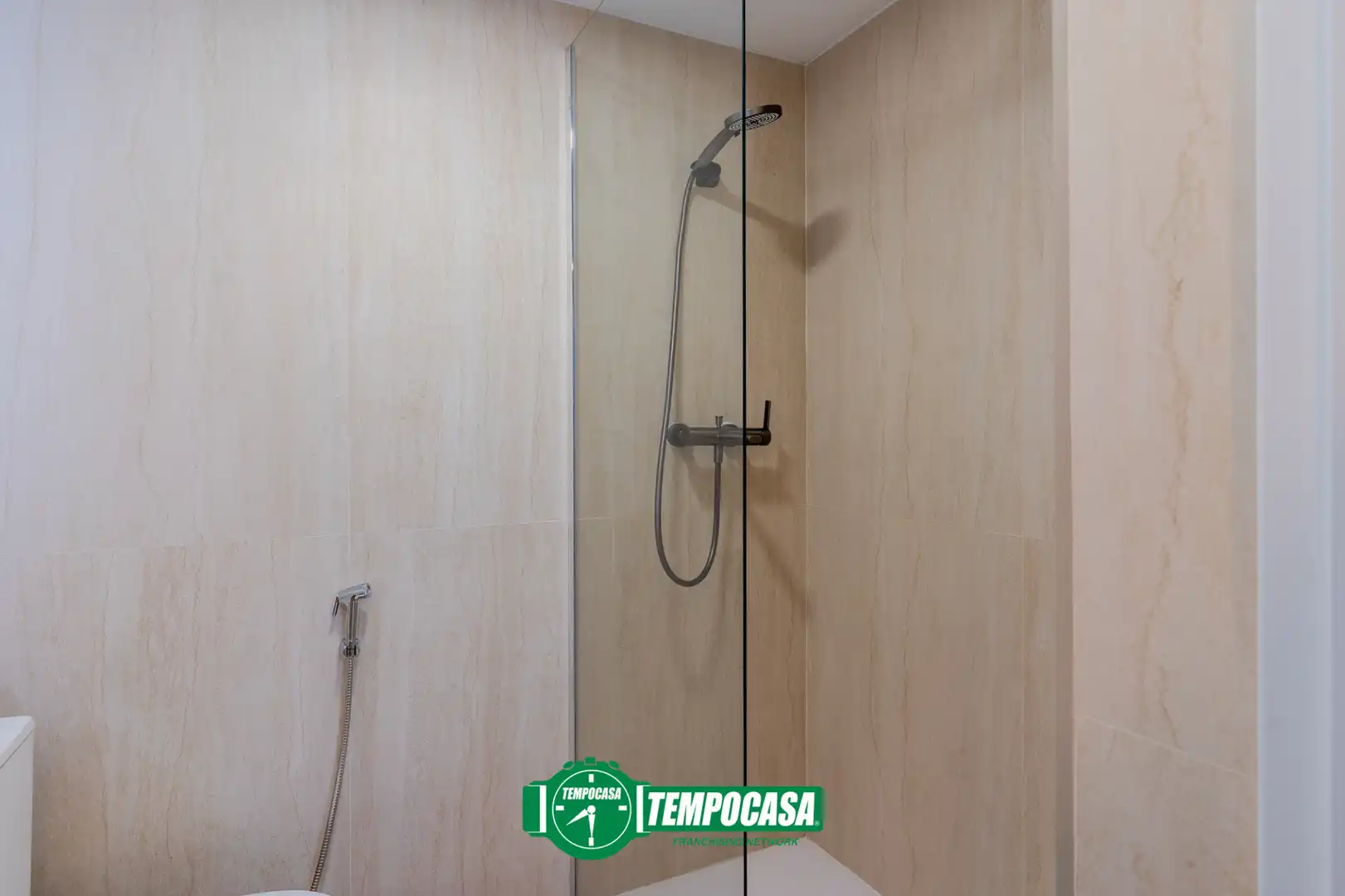 Baño de Piso de alquiler en Valencia con Aire acondicionado, Calefacción y Amueblado