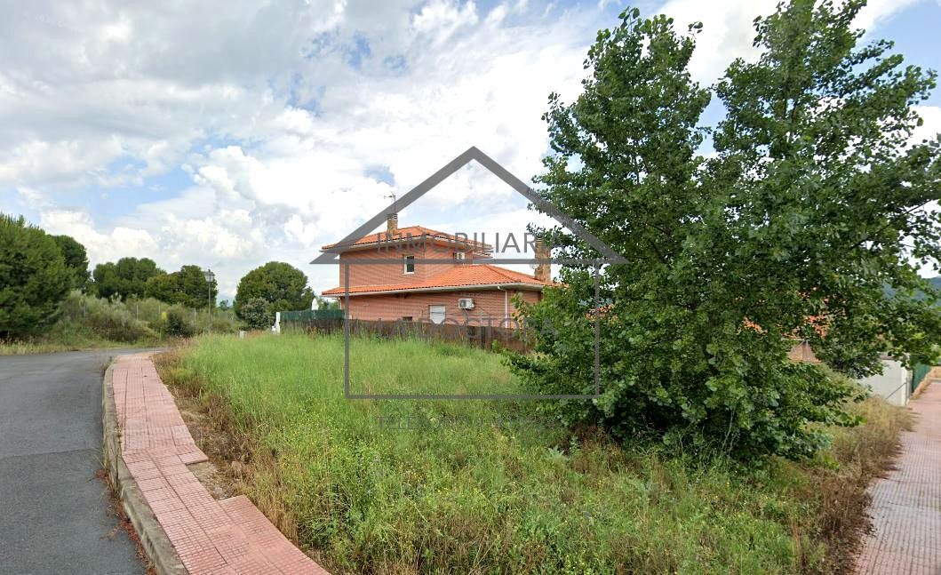 Casa o xalet en venda en Pelayos de la Presa amb Jardí privat