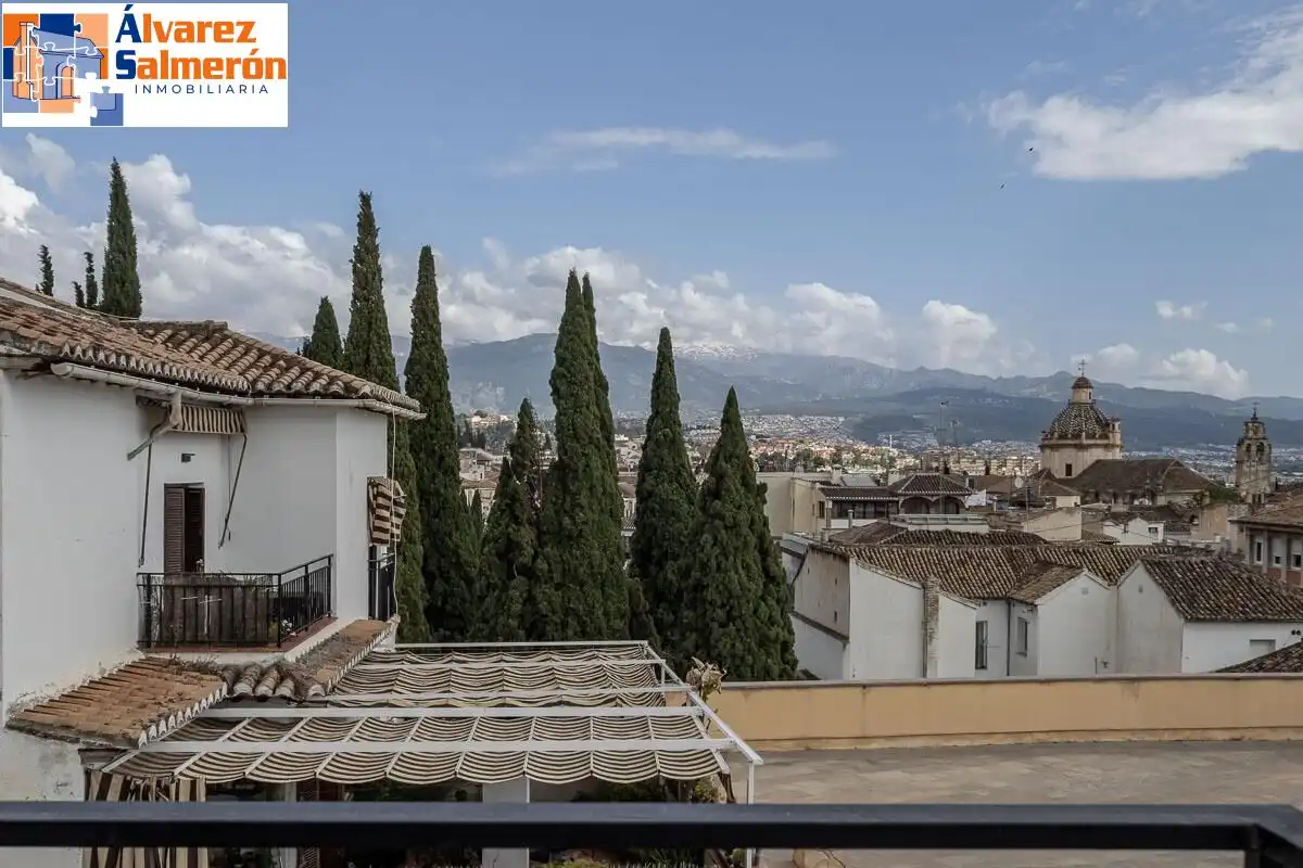 Außenansicht von Wohnung zum Verkauf in Granada mit Terrasse
