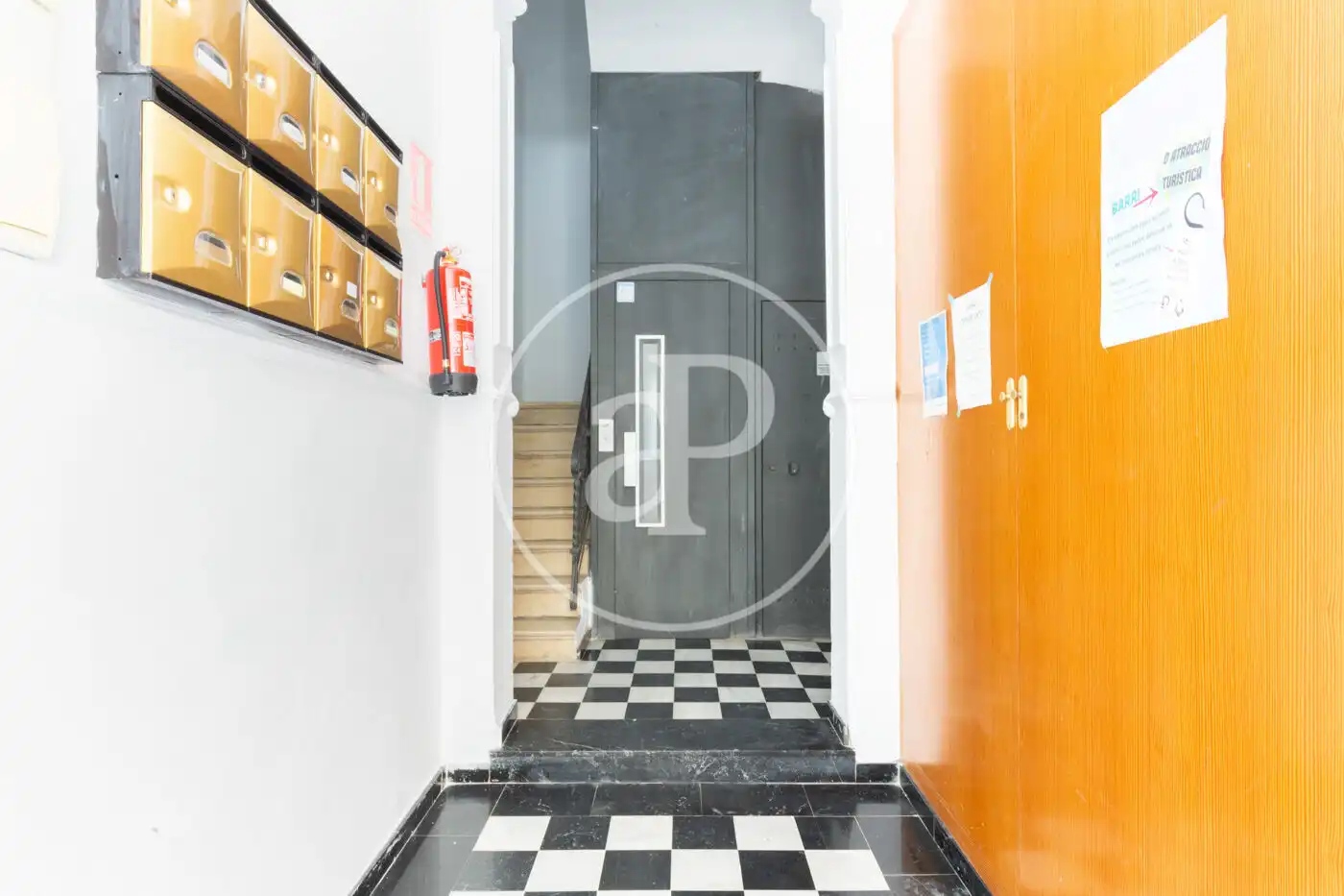 Pis de lloguer a Carrer del Pintor Gisbert, Russafa
