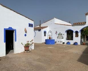 Vista exterior de Casa o xalet en venda en Badajoz Capital amb Terrassa i Piscina