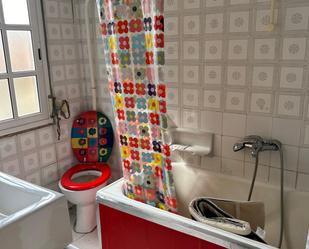 Bathroom of Flat to rent in Santiago de Compostela 