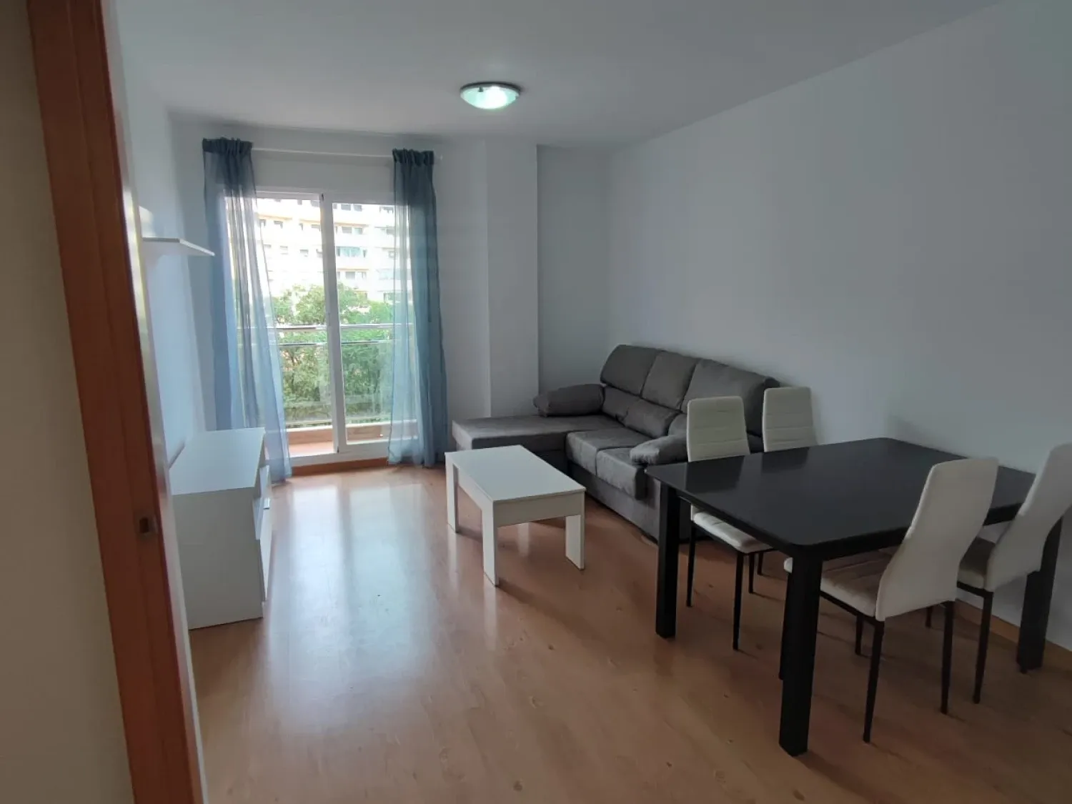 Sala de estar de Apartamento de alquiler en  Murcia Capital con Aire acondicionado, Calefacción y Amueblado