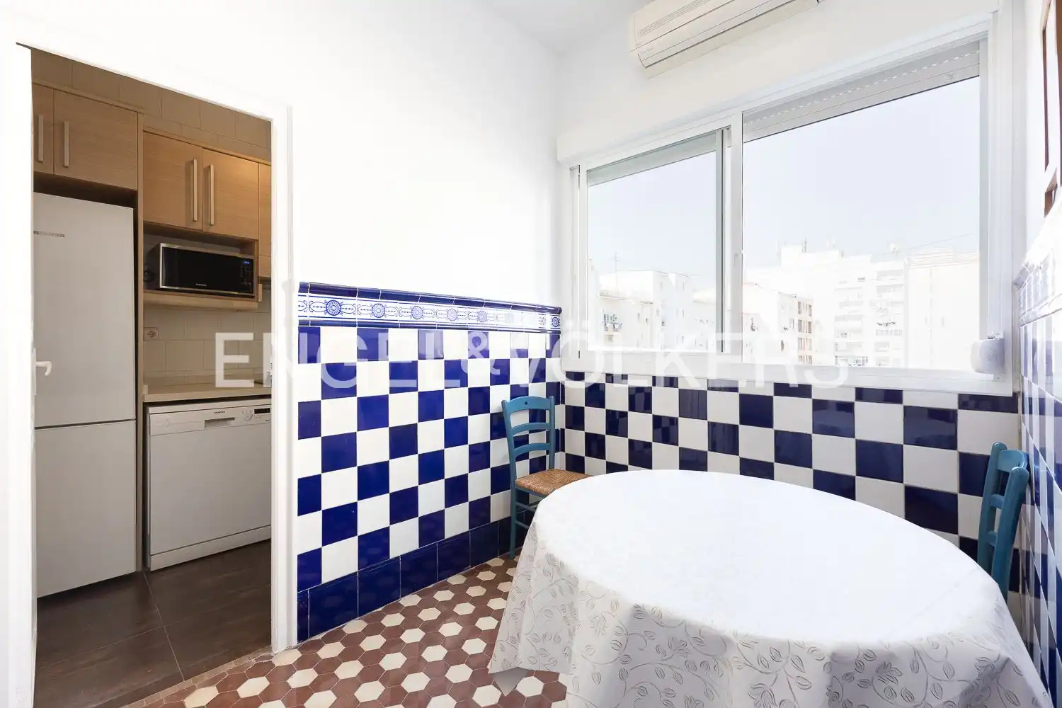 Kitchen of Flat for rent in Valencia  with Air Conditioner, Heating and Balcony