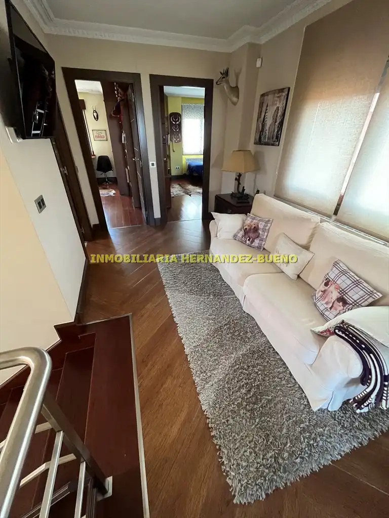 Sala de estar de Casa o chalet en venta en Carbajosa de la Sagrada con Aire acondicionado, Calefacción y Jardín privado