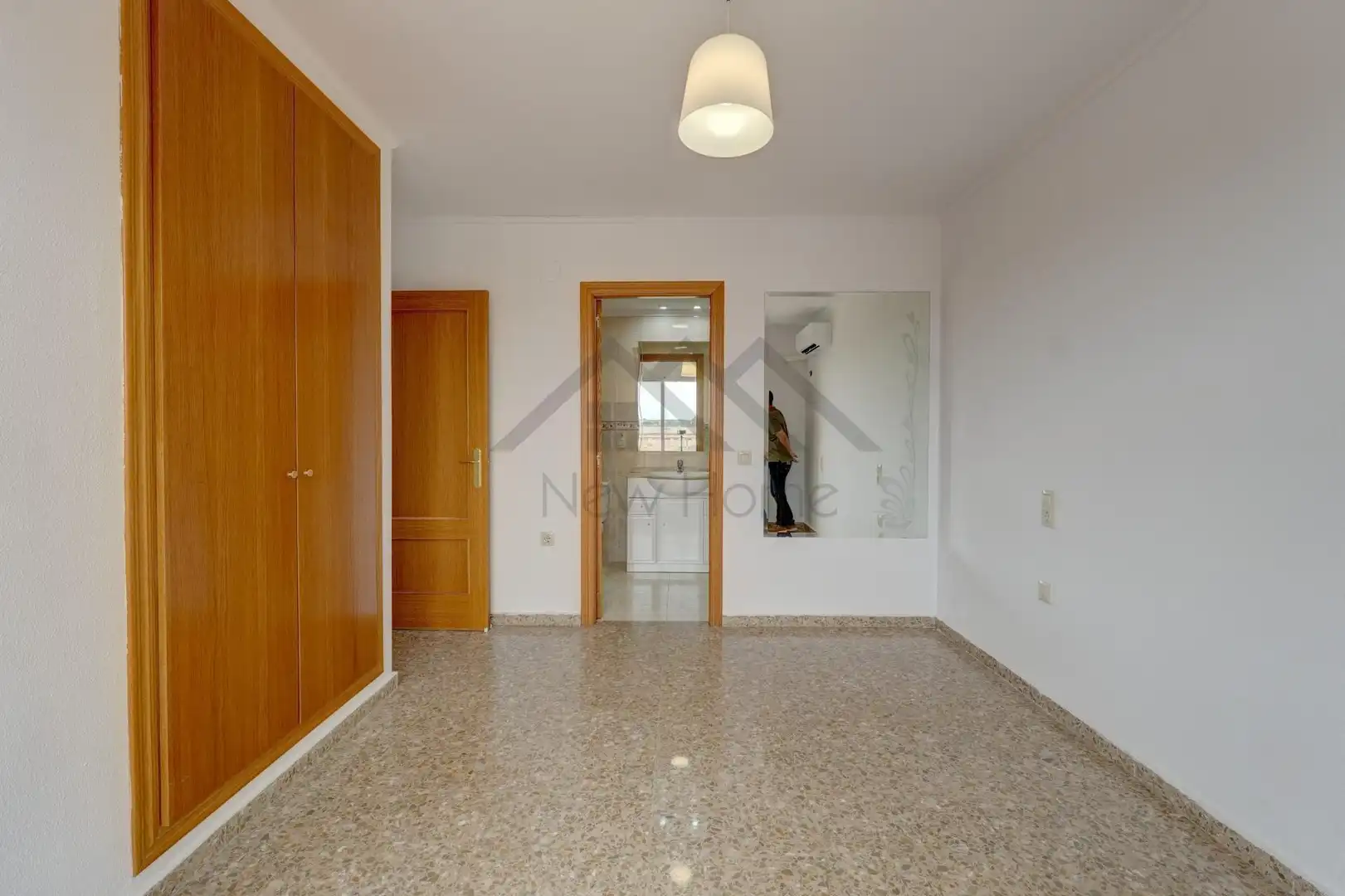 Bedroom of Flat for rent in La Pobla de Vallbona  with Heating, Terrace and Storage room