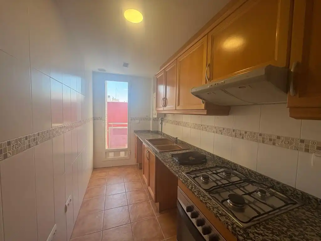 Cocina de Piso de alquiler en Paterna con TV y Balcón