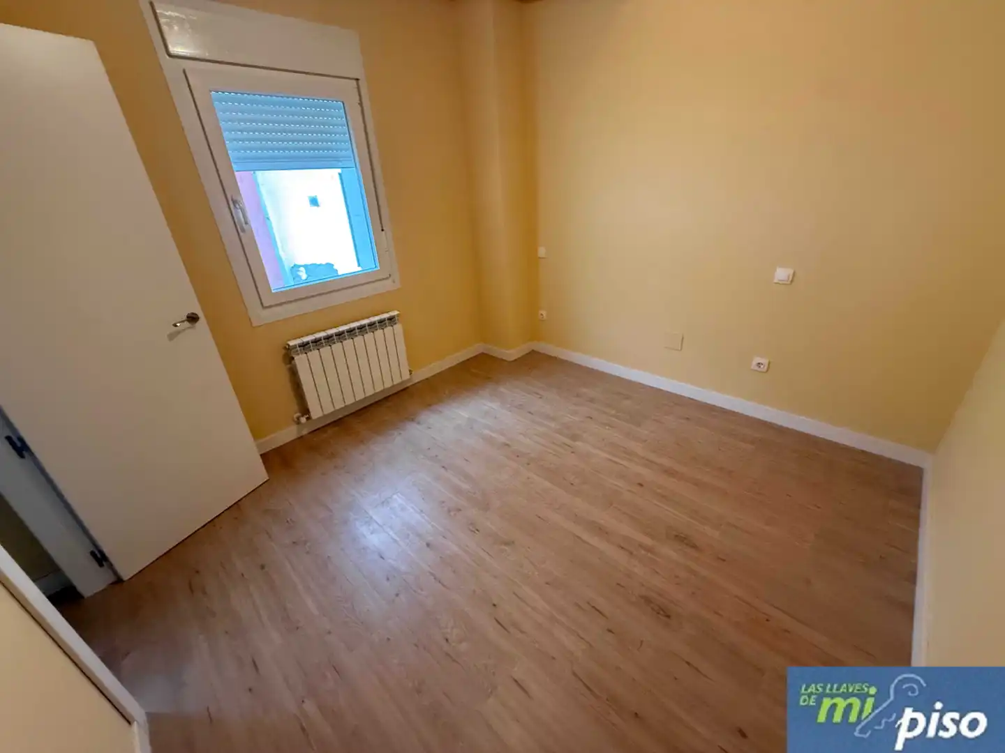 Bedroom of Flat for sale in Valladolid  with Heating, Parquet flooring and Terrace
