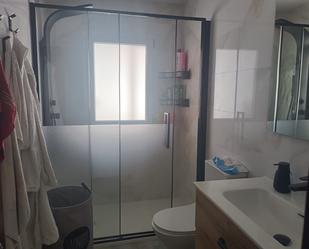 Bathroom of Flat to rent in Avilés