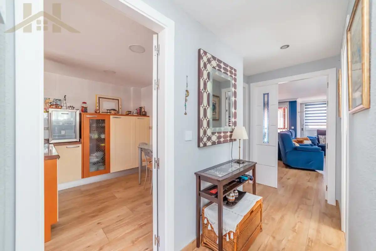 Casa adosada en venta en Altos del Olivar - El Caracol