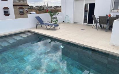 Swimming pool of House or chalet for sale in Conil de la Frontera  with Swimming Pool