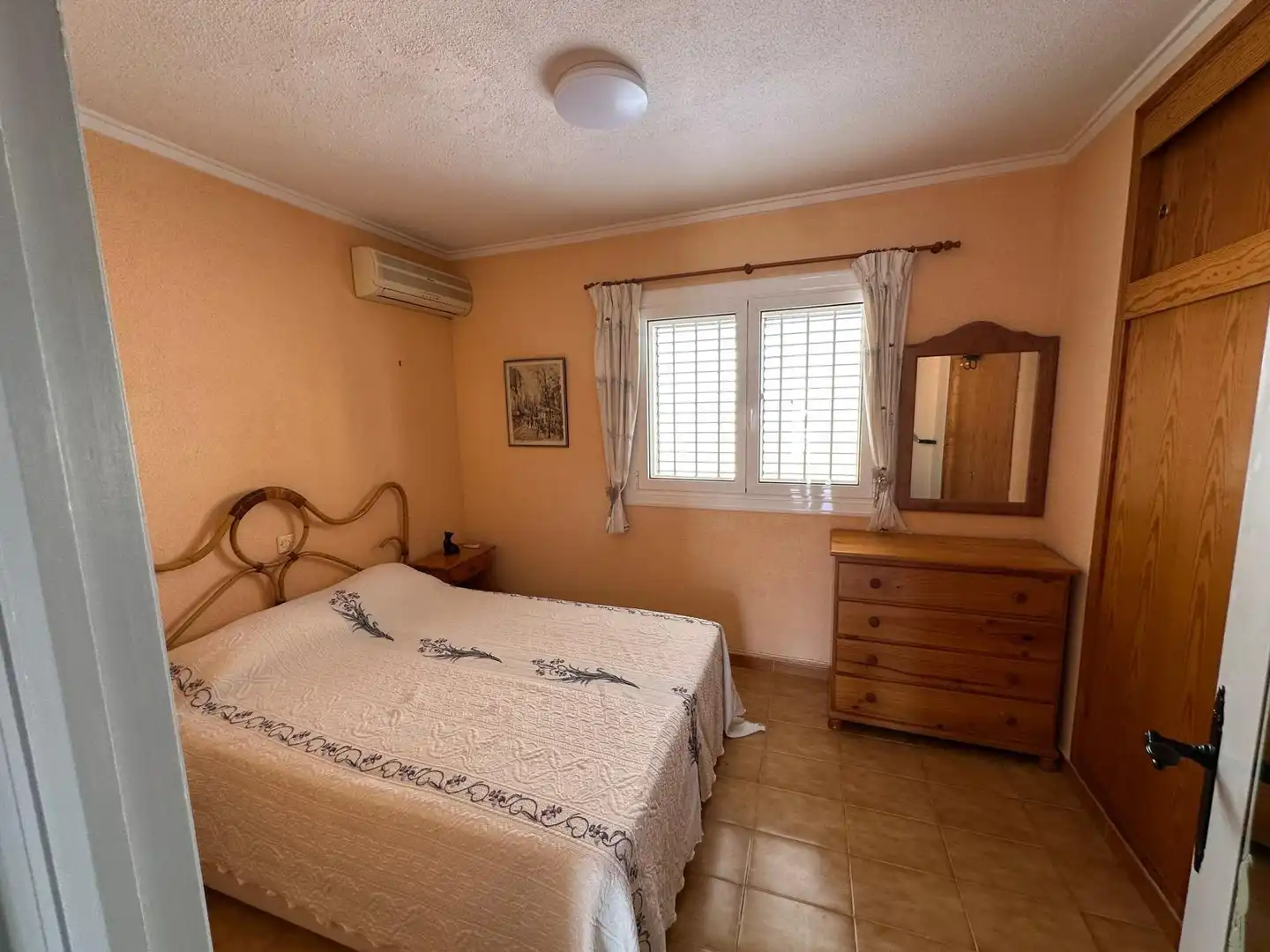 Habitación de Casa adosada en venta en Torrevieja con Amueblado