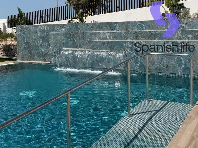 Piscina de Apartamento en venta en Finestrat con Trastero y Piscina