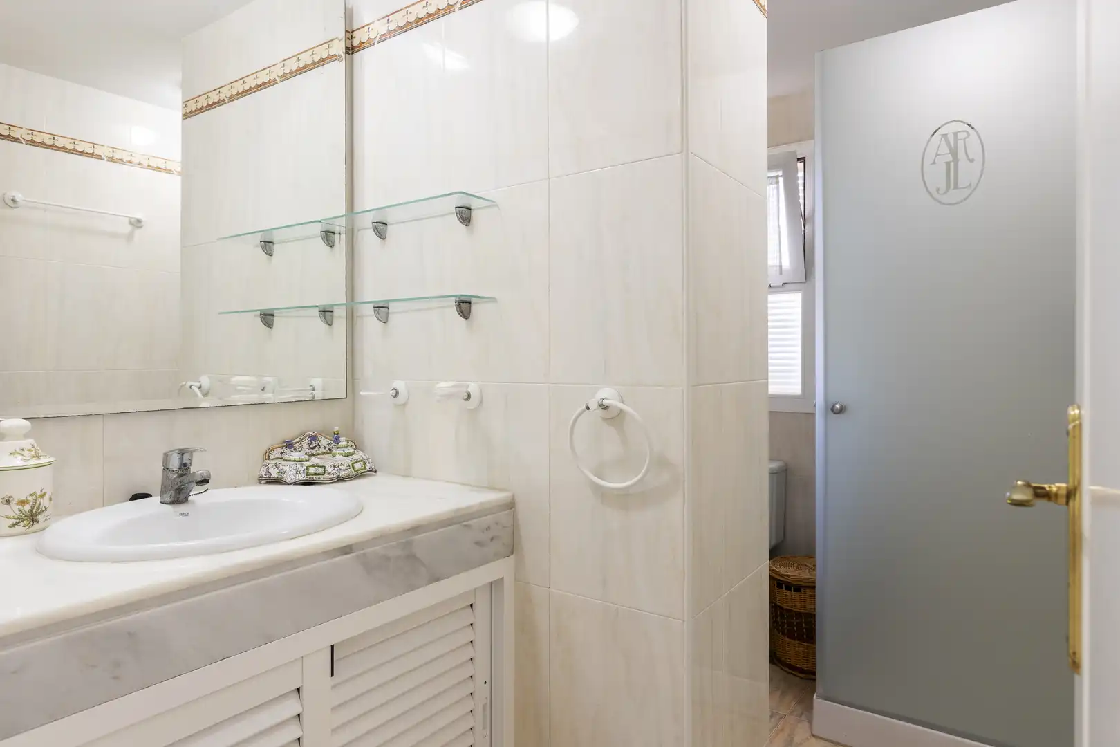 Baño de Ático en venta en Motril con Terraza, Balcón y Piscina comunitaria