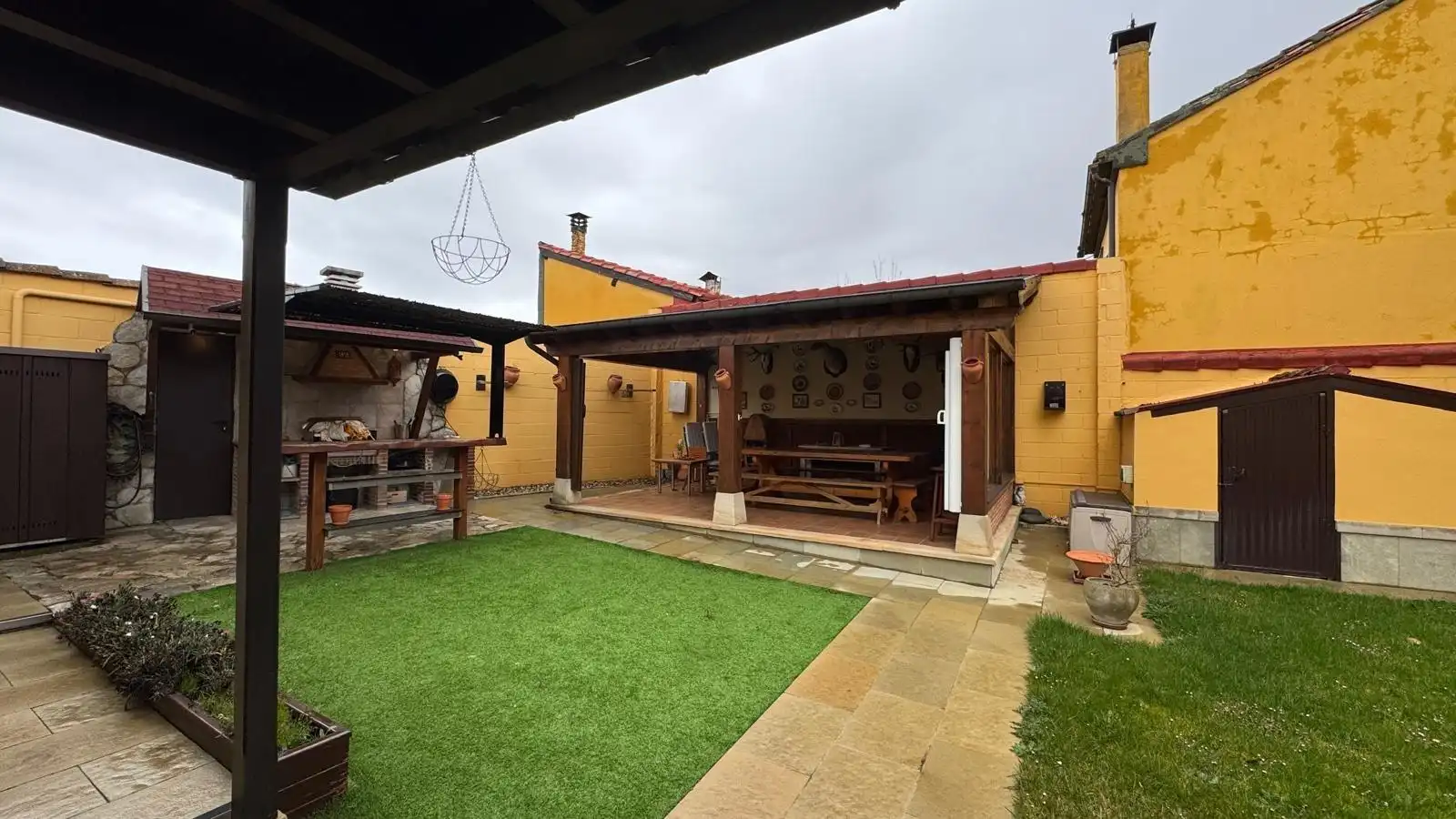 Terrassa de Casa o xalet en venda en Herrera de Pisuerga amb Calefacció, Jardí privat i Parquet