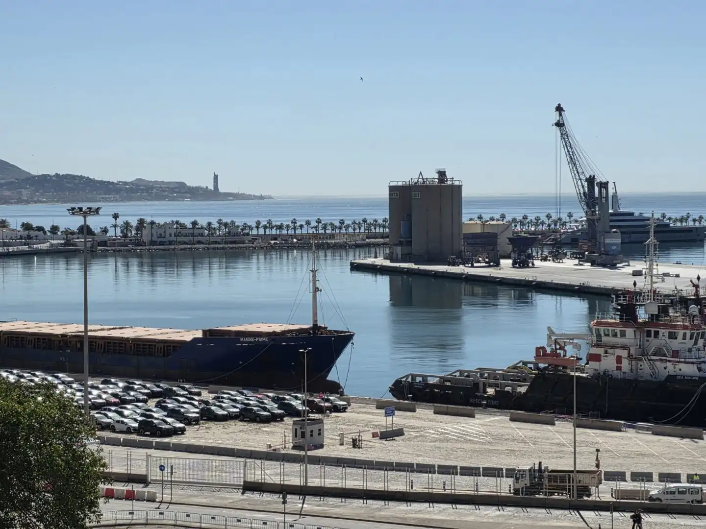 Parking de Piso de alquiler en Málaga con Aire acondicionado y Amueblado