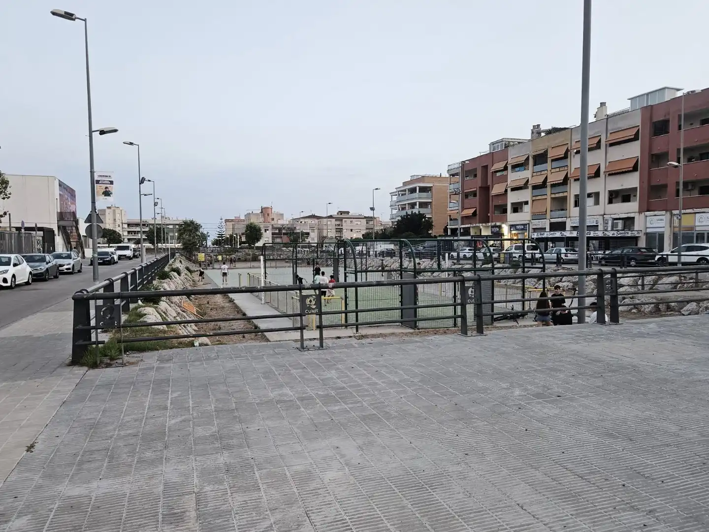 Vista exterior de Piso en venta en Cunit con Calefacción, Terraza y Piscina