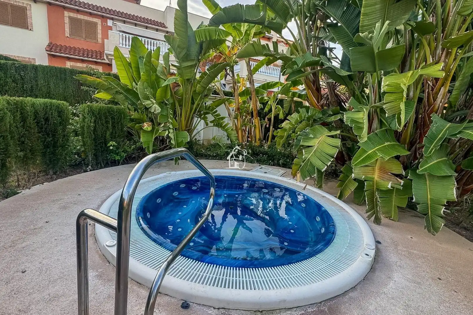 Swimming pool of Apartments for rent in Orihuela Costa