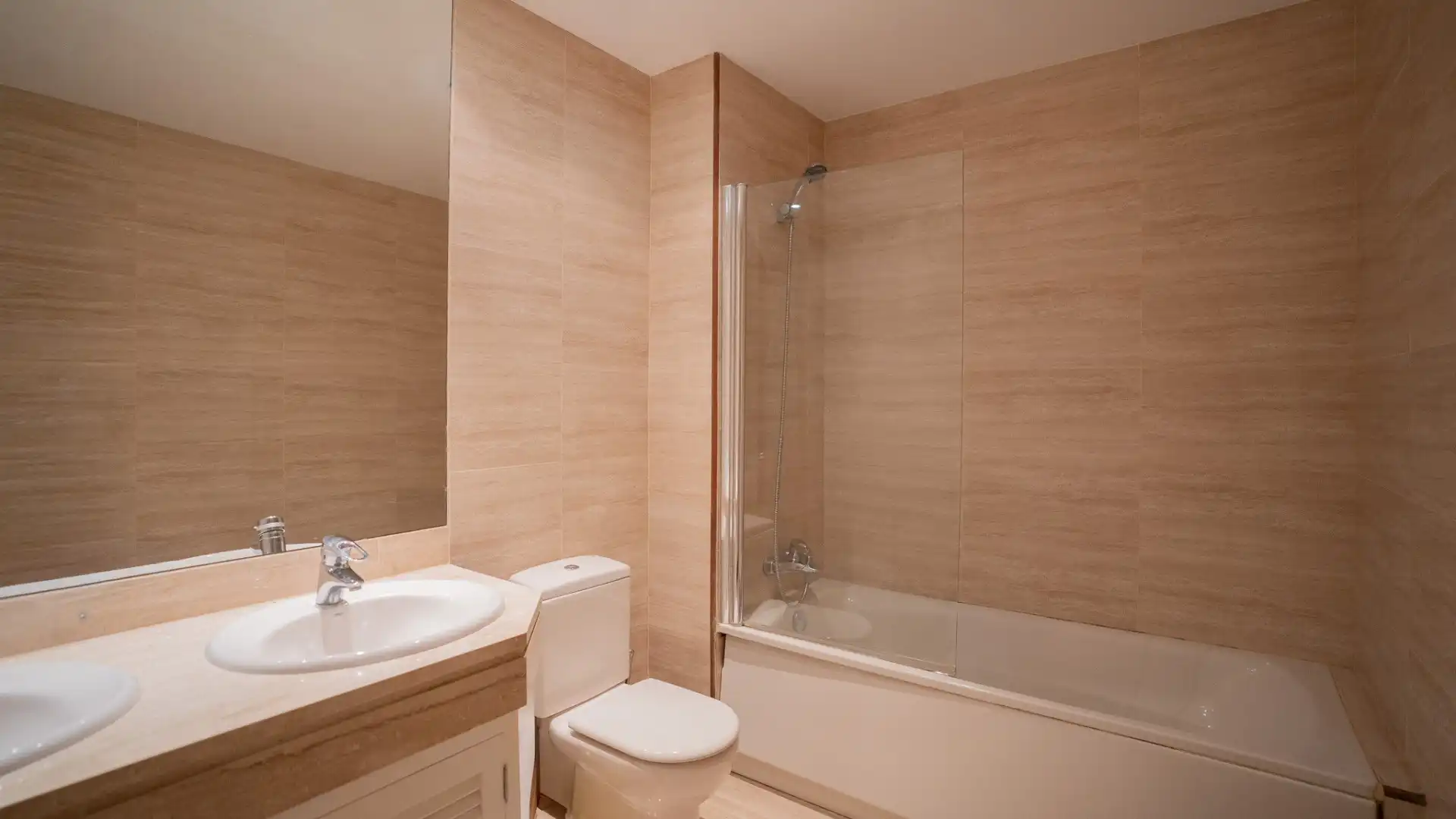 Ground floor for rent in Las Brisas