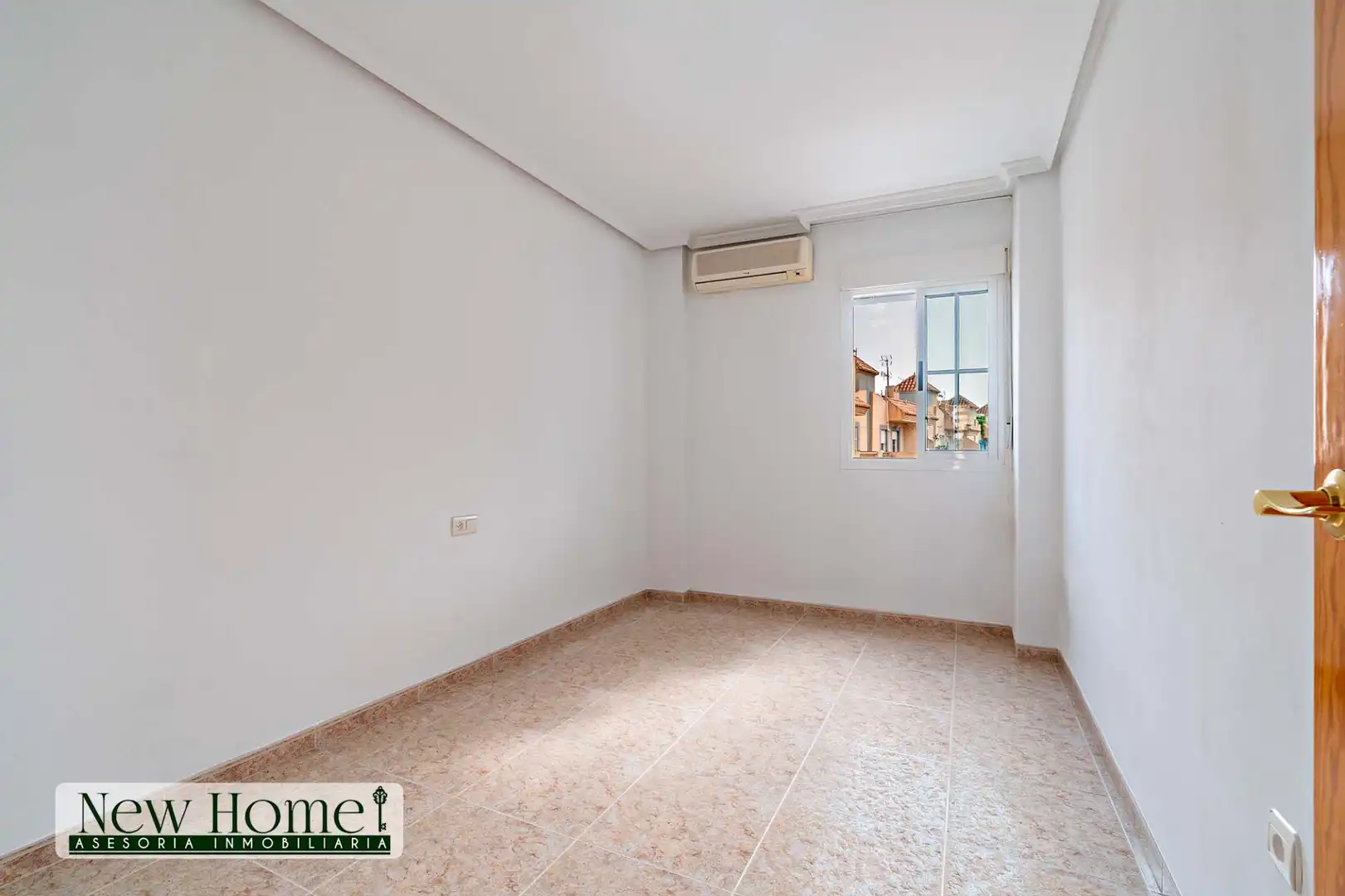 Habitación de Casa adosada en venta en Roquetas de Mar con Terraza, Amueblado y Piscina comunitaria