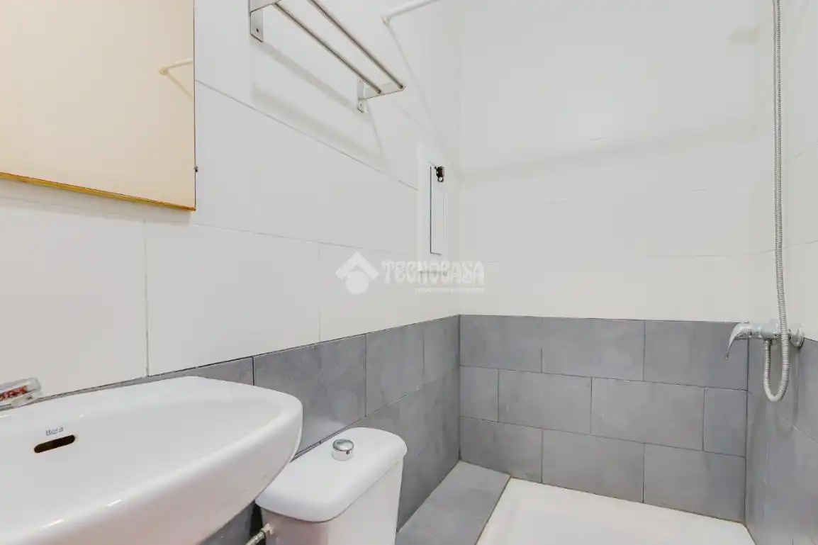 Badezimmer von Wohnung zum Verkauf in Esplugues de Llobregat mit Terrasse