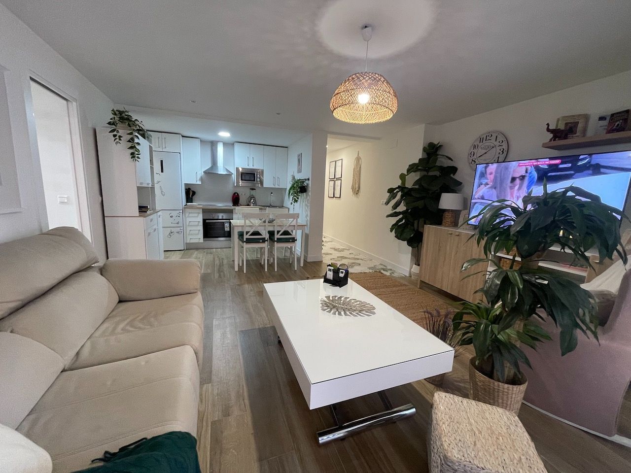 Living room of Flat for sale in Vélez-Málaga  with Air Conditioner, Heating and Terrace