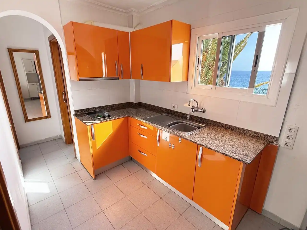 Cuina de Apartament en venda en San Bartolomé de Tirajana amb Terrassa, Moblat i Piscina comunitària